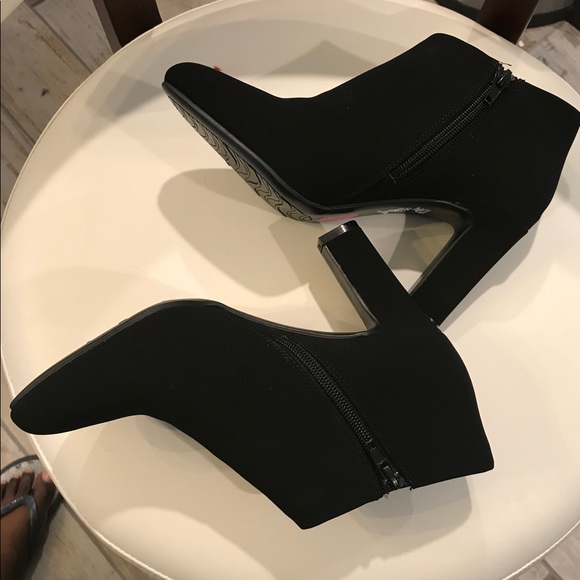Impo black ankle bootie size 5 1/2 - Picture 4 of 8